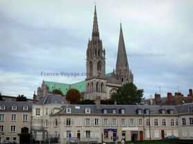 chartres-01.jpg