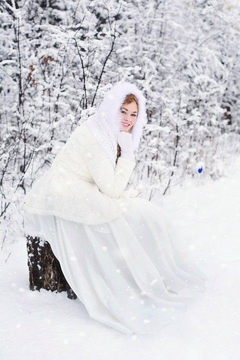 Très belles images de femmes dans la neige