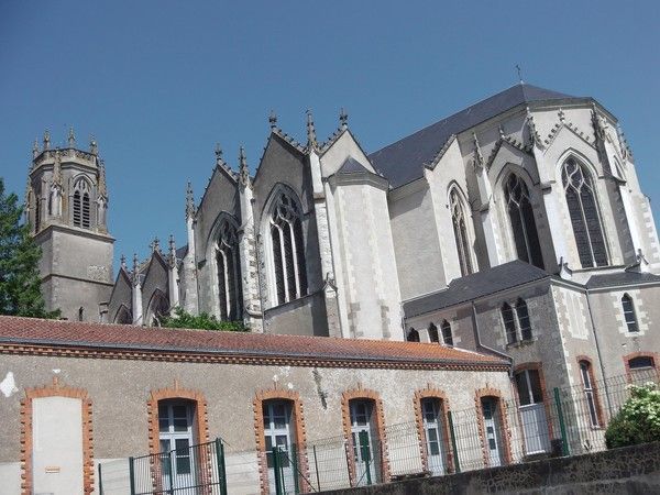 L'église Saint Jean Baptiste de Maulévrier Maine et Loire