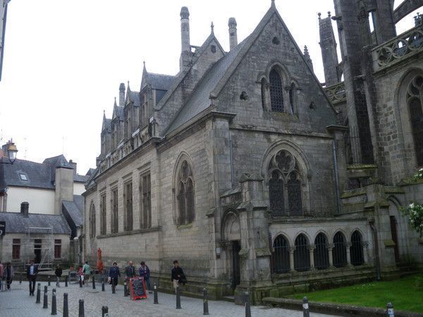 Cathédrale Saint-Corentin à Quimper ** Bretagne **