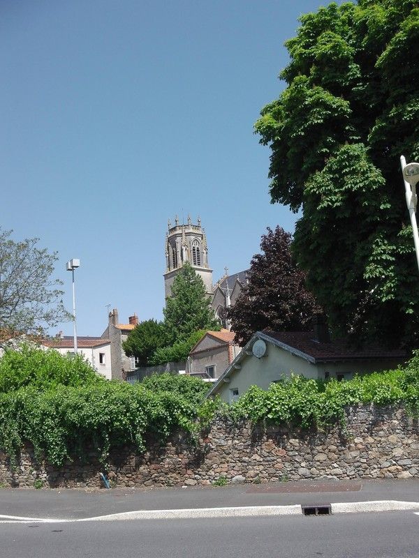 L'église Saint Jean Baptiste de Maulévrier Maine et Loire