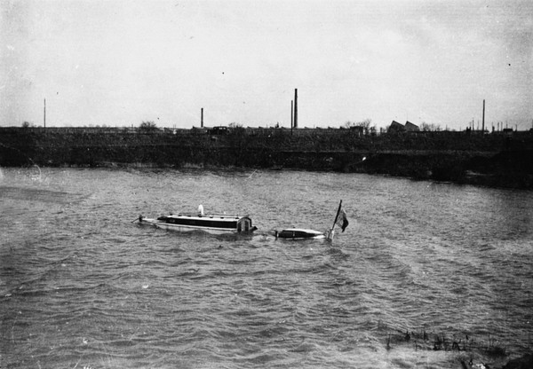 2.163 Le Tout à Flot bateau insubmersible