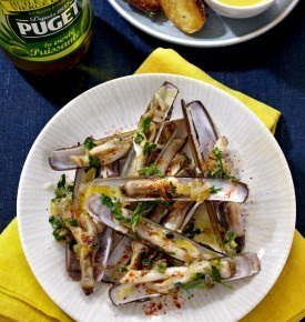 COUTEAUX EN PERSILLADE ET POMMES DE TERRE A L’AIL