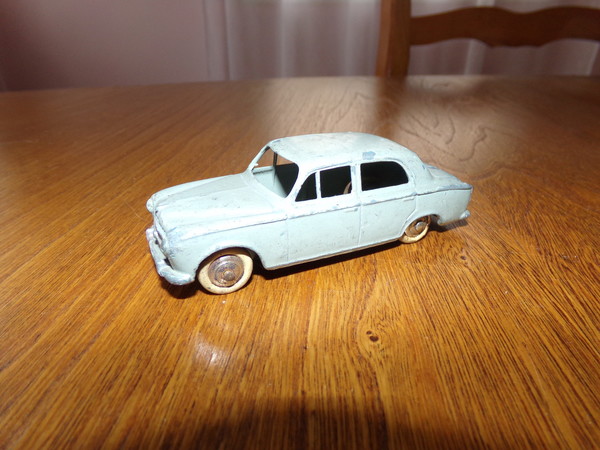 Peugeot 403 Dinky Toys