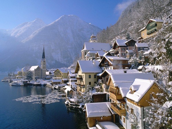 beau village sous la neige