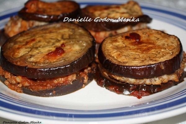 Aubergines au four remplies de viande hachee et puree