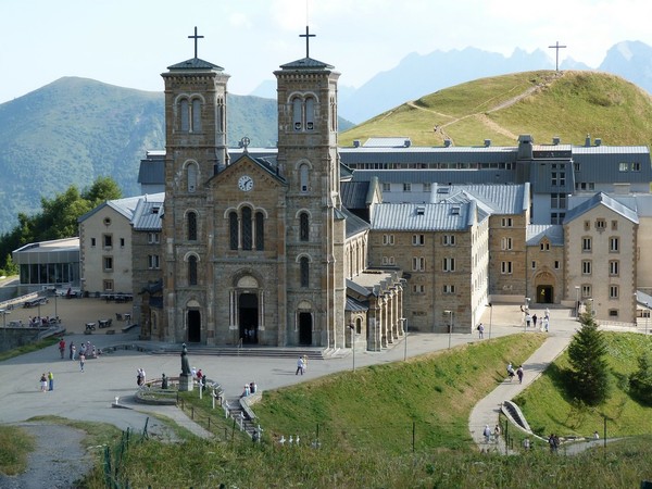 Basilique Notre-Dame-de la Salette