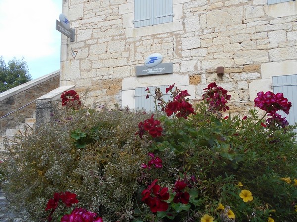 TURENNE la poste - BALADE EN VICOMTE 