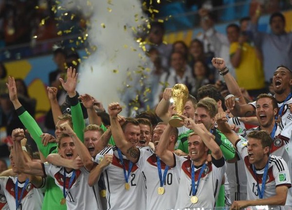 Coupe du Monde remportée par  ...  l' ALLEMAGNE !