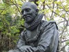 La statue de Montaigne  ...   porterait chance !