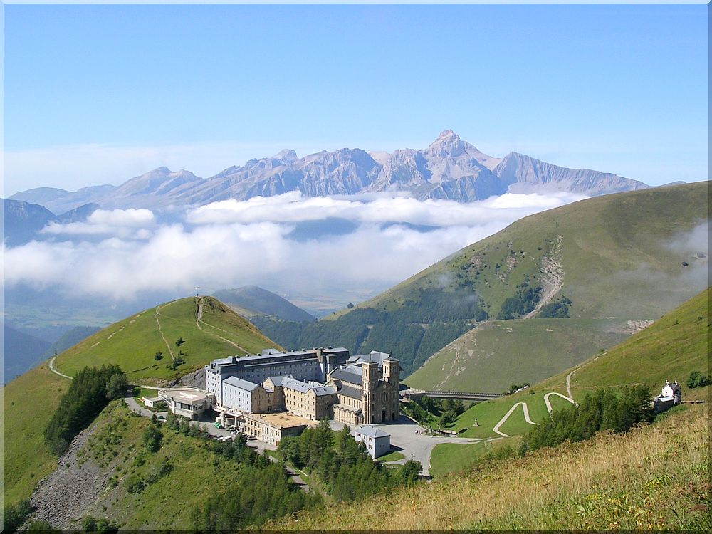 SANCTUAIRE NOTRE DAME DE LA SALETTE (2)