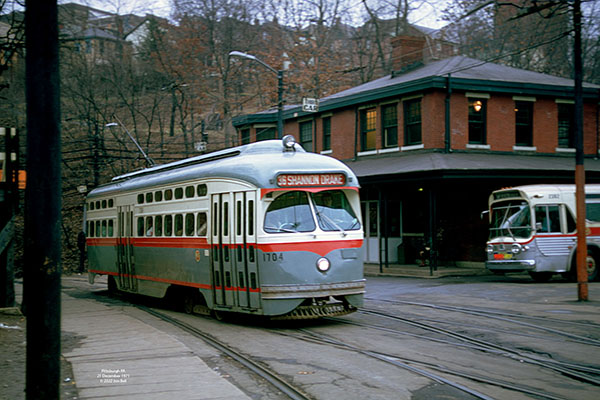 Pittsburgh PCC streetcar at South Hills Junction