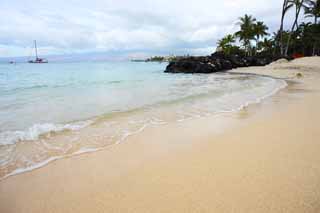 Foto, materiell, befreit, Landschaft, Bild, hat Foto auf Lager,Ein privater Strand, sandiger Strand, Handflächenbaum, Welle, Jacht