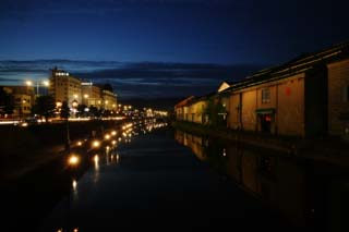 Foto, materiell, befreit, Landschaft, Bild, hat Foto auf Lager,Otaru-Kanal Abendlandschaft, Kanal, Straßenlaterne, Die Oberfläche des Wassers, Backsteinlagerhaus