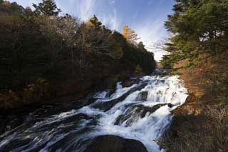 Foto, materiell, befreit, Landschaft, Bild, hat Foto auf Lager,Ein Herbst schnell fließender Strom, Wasserfall, Strömung, Wasser, Fluss