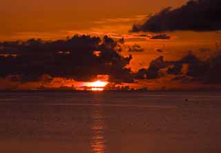 Foto, materiell, befreit, Landschaft, Bild, hat Foto auf Lager,Dämmerung der Ishigaki-jima-Insel, Wolke, Das Meer, Die Sonne, Sonnenuntergang