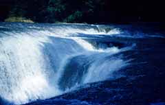 Foto, materiell, befreit, Landschaft, Bild, hat Foto auf Lager,Kräftiger Wasserfall, Wasserfall, Wasser, Strom, 