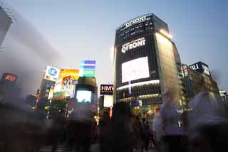 Foto, materiell, befreit, Landschaft, Bild, hat Foto auf Lager,Die Überquerung von Shibuya stationiert, Im Stadtzentrum, Spaziergänger, Zebrastreifen, Menge