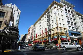 Foto, materiell, befreit, Landschaft, Bild, hat Foto auf Lager,San Francisco zufolge, Besichtigung, Auto, Gebäude, Reihe von Häusern an einer Stadtstraße