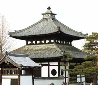 Foto, materiell, befreit, Landschaft, Bild, hat Foto auf Lager,Tofuku-ji Temple-Lagerhaus dafür, die Buddhistische Schrift zu behalten, Chaitya, Pyramide-geformtes Dach, Das heilige Buch, Klassische Bücher