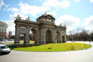 photo,material,free,landscape,picture,stock photo,Creative Commons,The Puerta De Alcala, , , , 