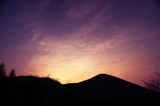 photo,material,free,landscape,picture,stock photo,Creative Commons,A ridgeline of the morning glow, The morning glow, Skyline, cloud, It is empty