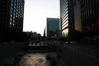 foto,tela,gratis,paisaje,fotografía,idea,El anochecer del río de riachuelo de cristal, Río de riachuelo de cristal, Edificio, Ciudad, Orilla