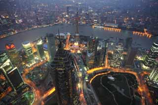 foto,tela,gratis,paisaje,fotografía,idea,Anochecer de Shangai, Vista excelente, Lo enciendo, Tren de pelota de luz de este de reloj; una torre, Rascacielos