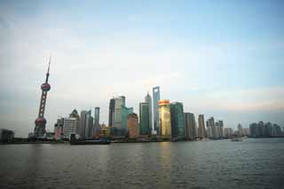 foto,tela,gratis,paisaje,fotografía,idea,Un rascacielos de Shangai, Edificio alto, Embarcación, Cielo azul, Rascacielos