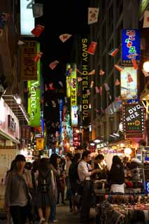 fotografia, materiale, libero il panorama, dipinga, fotografia di scorta,Fila di case lungo una strada urbana di Myondong, Neon, farmacia, ristorante, strada