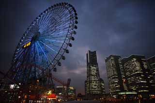 fotografia, materiale, libero il panorama, dipinga, fotografia di scorta,Yokohama Minato Mirai 21, torre di pietra miliare, Ferris la ruota, Un parco di divertimenti, città di modello futura