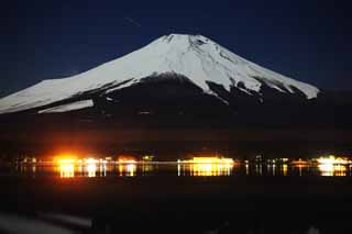 Ôîòî, ìàòåðèàëüíûé, ñâîáîäíûé, ïåéçàæ, ôîòîãðàôèÿ, ôîòî ôîíäà.,Mt. Fuji, Fujiyama, snowy ãîðû, Ïîâåðõíîñòü îçåðà, Starlit íåáî