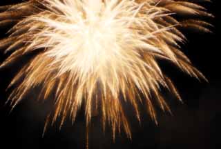 Foto, materiell, befreit, Landschaft, Bild, hat Foto auf Lager,Tama-Fluss Feuerwerk Demonstration, Das Starten von Feuerwerk, natürliche Szene oder Gegenstand, der poetischen Charme der Jahreszeit des Sommers hinzufügt, Signalfeuer, Helligkeit