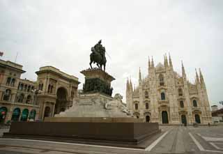 photo,material,free,landscape,picture,stock photo,Creative Commons,A view of the Duomo of Milan, , , , 