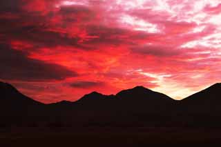 foto,tela,gratis,paisaje,fotografía,idea,Un grupo de nubes rojas hondas, El amanecer, El brillo matutino, Ridgeline, Perfil