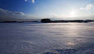 foto,tela,gratis,paisaje,fotografía,idea,Anochecer de un campo cubierto de nieve, Campo cubierto de nieve, Cielo azul, El sol, Estoy frío