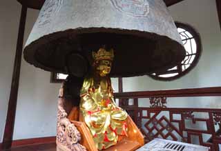 Foto, materiell, befreit, Landschaft, Bild, hat Foto auf Lager,Ein Buddhistisches Bild vom Schlagen einer Glockenbewegung vom Berg in Wintertempel, Buddhistisches Bild, Gold, , Buddhismus