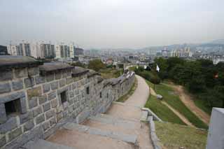 foto,tela,gratis,paisaje,fotografía,idea,La pared de castillo de Hwaseong Fortress, Castillo, Pavimento de piedra, Azulejo, Pared de castillo