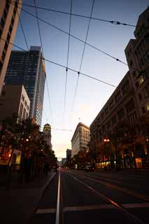 foto,tela,gratis,paisaje,fotografía,idea,San Francisco del anochecer, De noche, Automóvil, Edificio, Hilera de casas a lo largo de una calle de ciudad