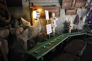 photo,material,free,landscape,picture,stock photo,Creative Commons,Zeniarai-benten Shrine deepest-placed shrine, ladle, cave, Wife of chief zen-priest, Money-making