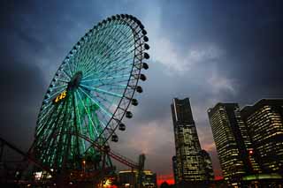 fotografia, materiale, libero il panorama, dipinga, fotografia di scorta,Yokohama Minato Mirai 21, torre di pietra miliare, Ferris la ruota, Un parco di divertimenti, città di modello futura