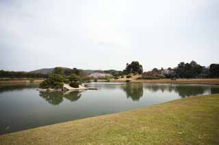 Foto, materiell, befreit, Landschaft, Bild, hat Foto auf Lager,Der Teich des Koraku-en Garden-Sumpfes, das Ausruhen von Hütte, Rasen, Teich, Japanisch gärtnert