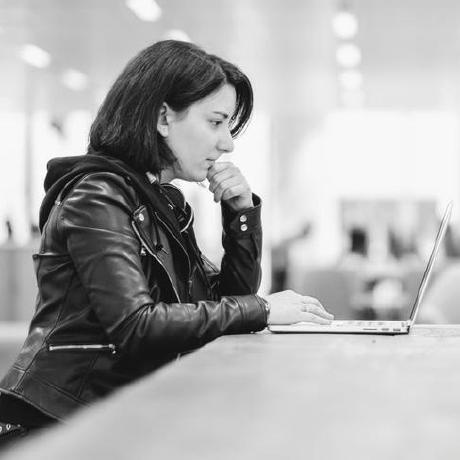 Sonya Moisset avatar