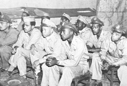 Image: Briefing Pilots of the 332rd Fighter Group in Italy