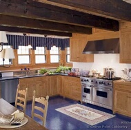 Traditional Light Wood Kitchen