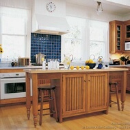 Traditional Light Wood Kitchen