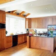 Traditional Light Wood Kitchen