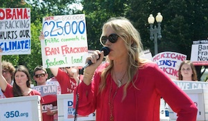 Daryl Hannah  calls for a ban on fracking