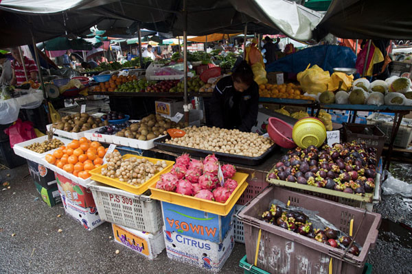 Picture of Pudu market (Malaysia): One of the many stalls at Pudu market selling fruit