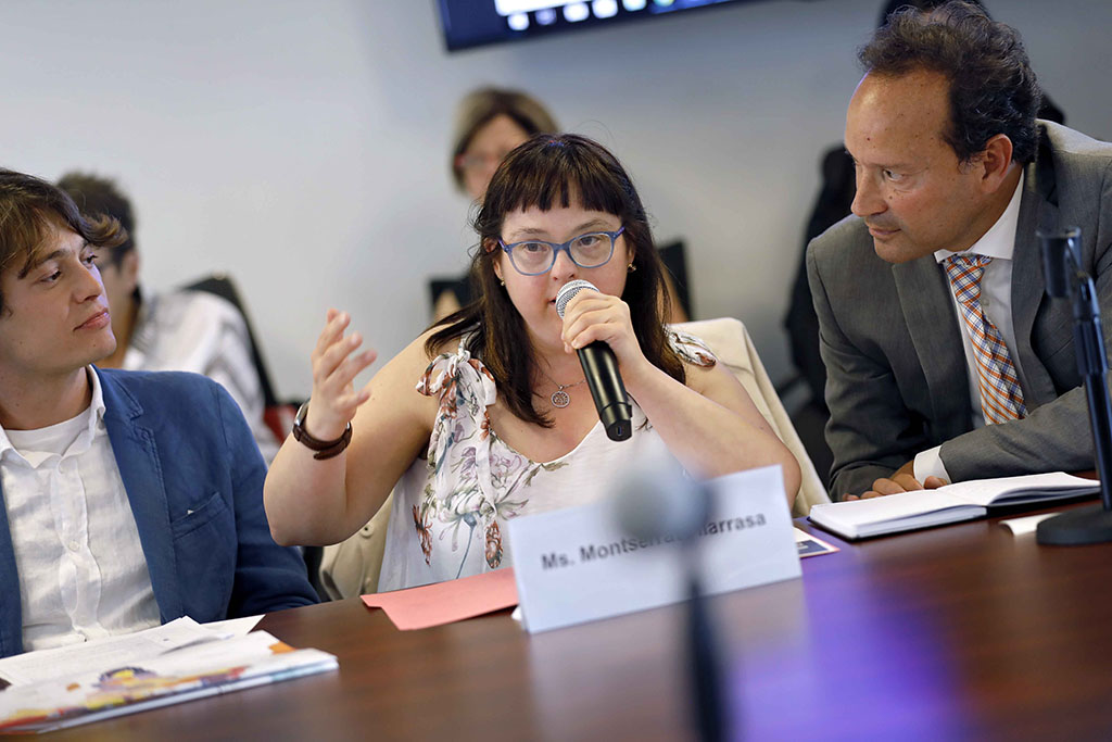 Mme Montserrat Vilarrasa, Secrétaire de l'Assemblée des droits humains de Montserrat Trueta et députée pour les personnes vivant avec un handicap mental, au Conseil municipal de la ville de Barcelone, s'exprime lors d’une réunion de haut niveau sur les femmes, la question du handicap et l’engagement en politique. ONU Femmes.